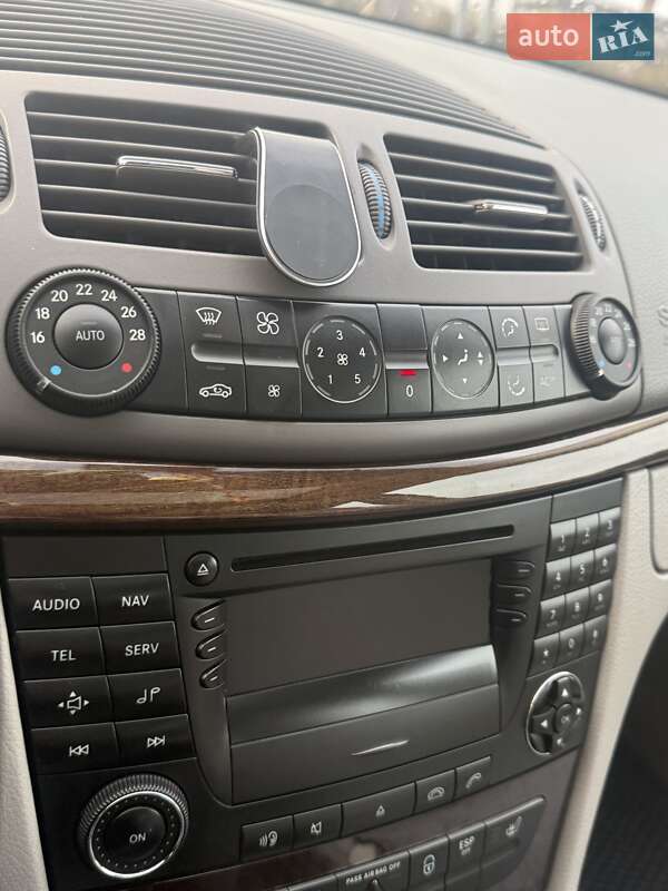 Седан Mercedes-Benz E-Class 2004 в Ивано-Франковске