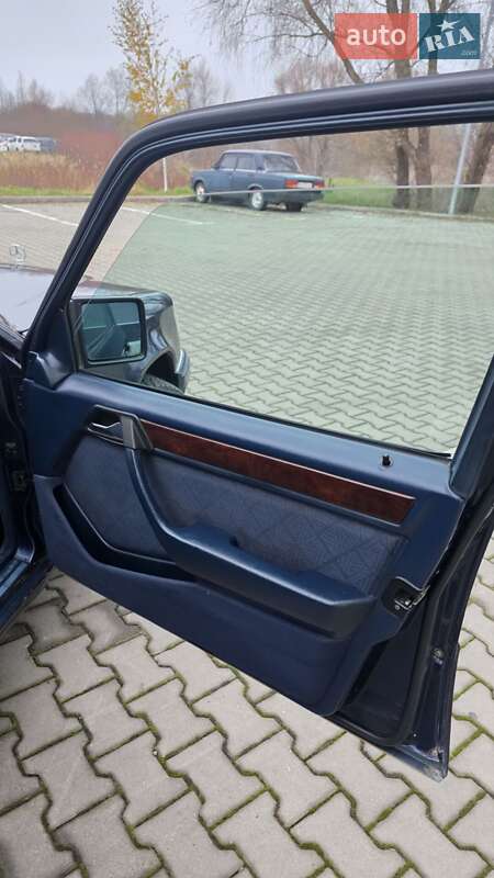 Седан Mercedes-Benz E-Class 1995 в Хмельницком