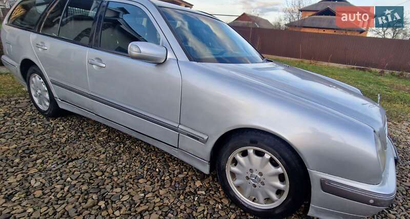 Универсал Mercedes-Benz E-Class 2001 в Косове