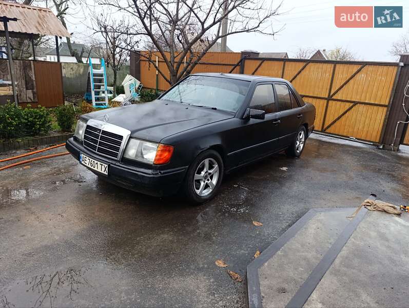Mercedes-Benz E-Class 1988