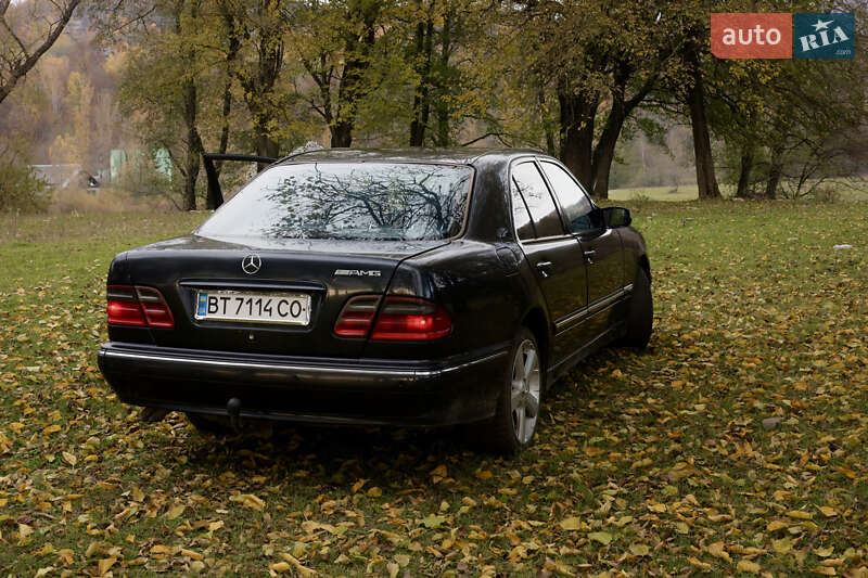 Седан Mercedes-Benz E-Class 2000 в Буштыне
