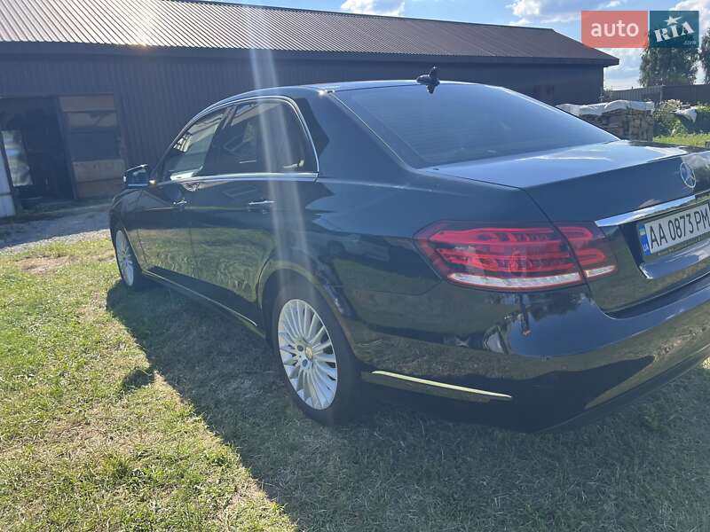 Седан Mercedes-Benz E-Class 2013 в Києві