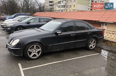 Седан Mercedes-Benz E-Class 2005 в Киеве