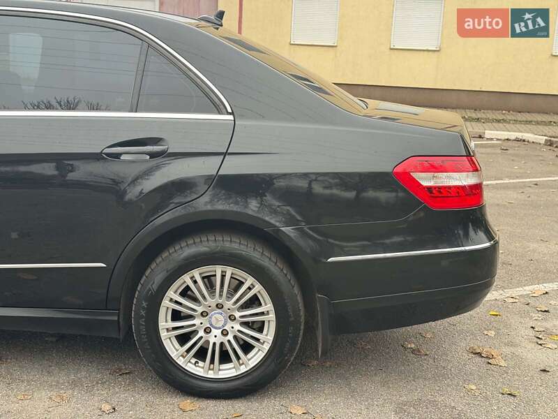 Седан Mercedes-Benz E-Class 2010 в Запоріжжі