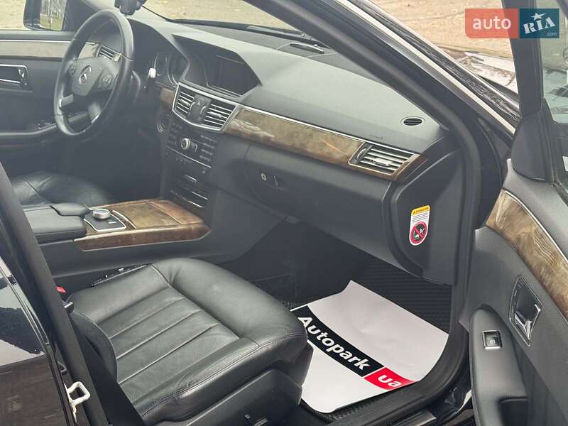 Седан Mercedes-Benz E-Class 2010 в Запоріжжі
