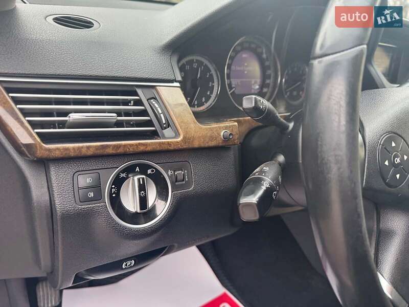 Седан Mercedes-Benz E-Class 2010 в Запоріжжі