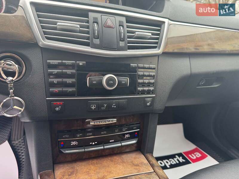 Седан Mercedes-Benz E-Class 2010 в Запоріжжі