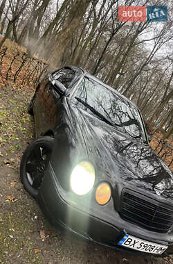 Седан Mercedes-Benz E-Class 2001 в Чернівцях