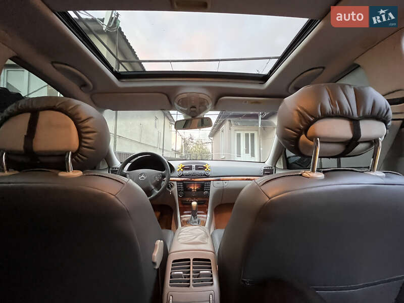 Седан Mercedes-Benz E-Class 2003 в Іршаві
