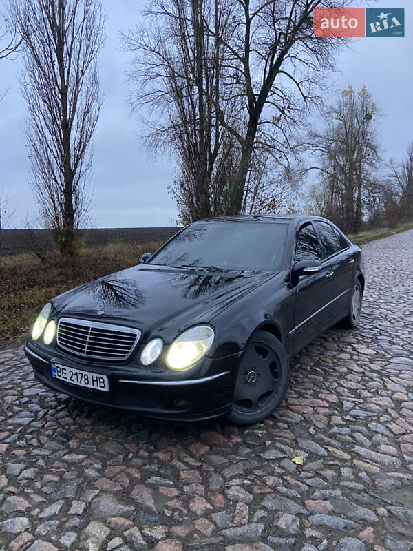Mercedes-Benz E-Class 2005