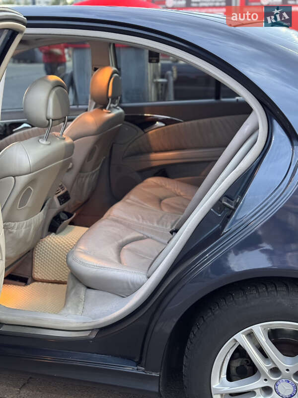Седан Mercedes-Benz E-Class 2003 в Києві