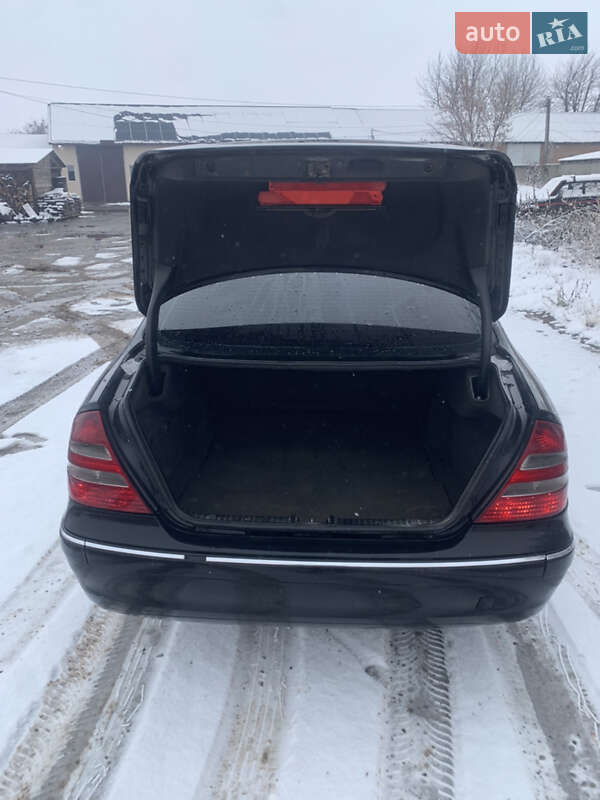 Седан Mercedes-Benz E-Class 2003 в Львові