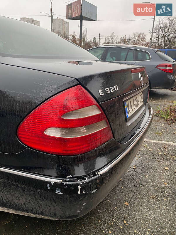 Седан Mercedes-Benz E-Class 2005 в Києві