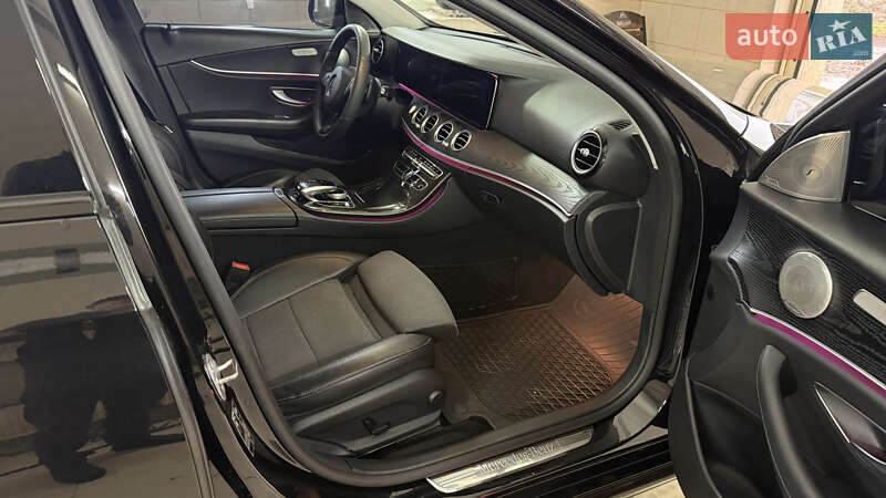 Седан Mercedes-Benz E-Class 2016 в Киеве
