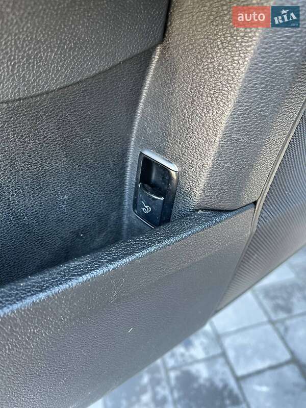 Седан Mercedes-Benz E-Class 2011 в Львові фото 14 Седан Mercedes-Benz E-Class 2011 в Львові