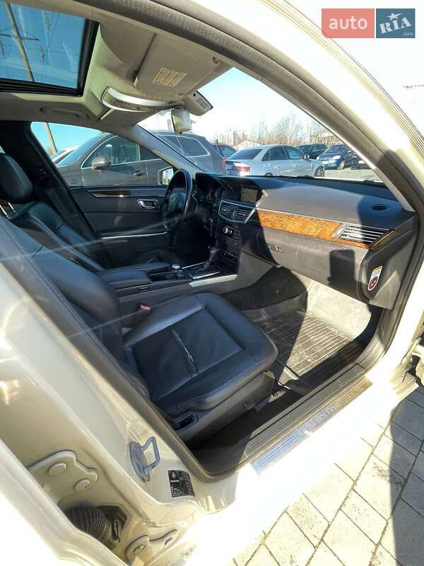 Седан Mercedes-Benz E-Class 2011 в Львові фото 29 Седан Mercedes-Benz E-Class 2011 в Львові