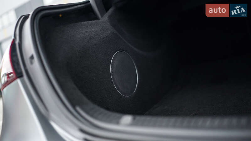 Седан Mercedes-Benz E-Class 2019 в Львове