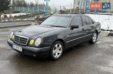 Седан Mercedes-Benz E-Class 1996 в Луцке
