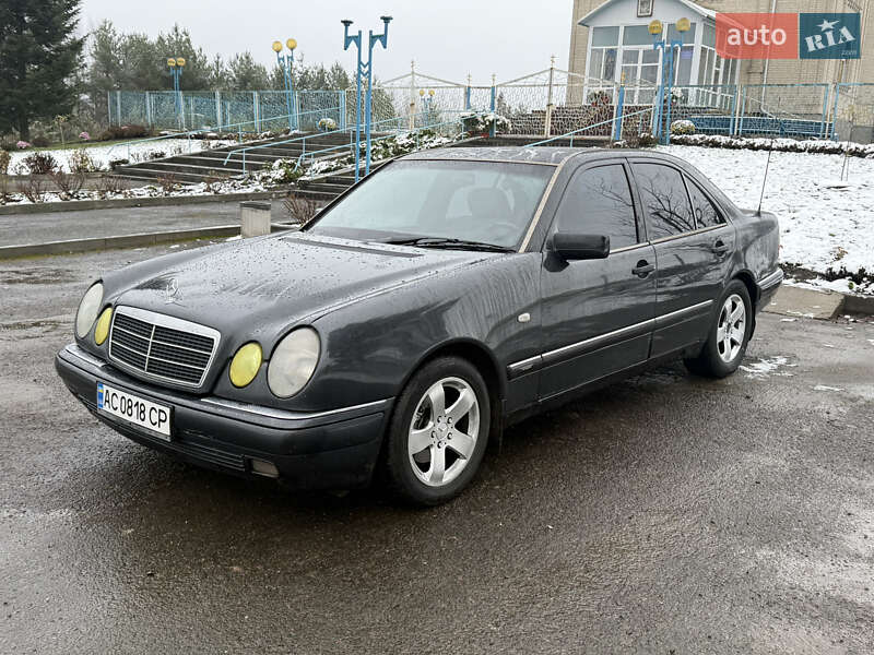 Mercedes-Benz E-Class 1996 Mercedes-Benz E-Class 1996