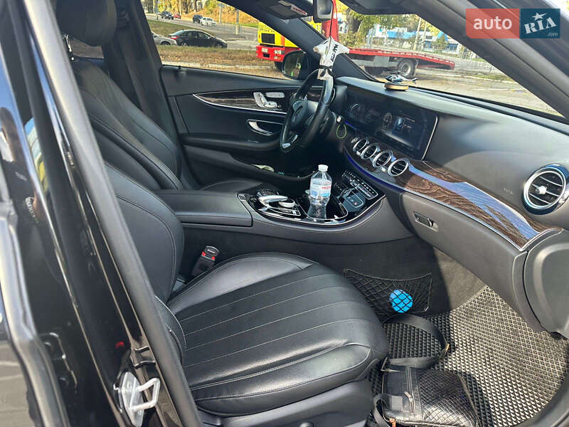 Седан Mercedes-Benz E-Class 2017 в Киеве