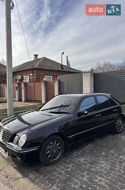 Седан Mercedes-Benz E-Class 2001 в Запорожье
