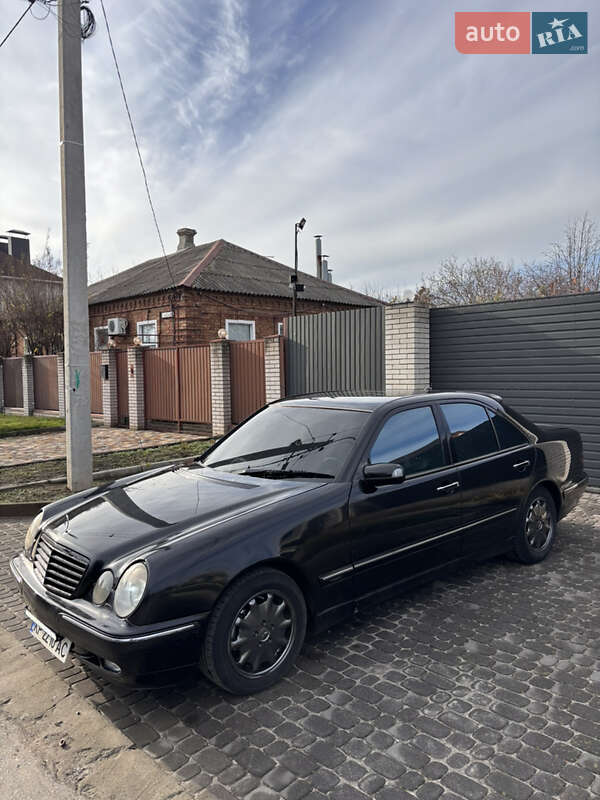 Mercedes-Benz E-Class 2001