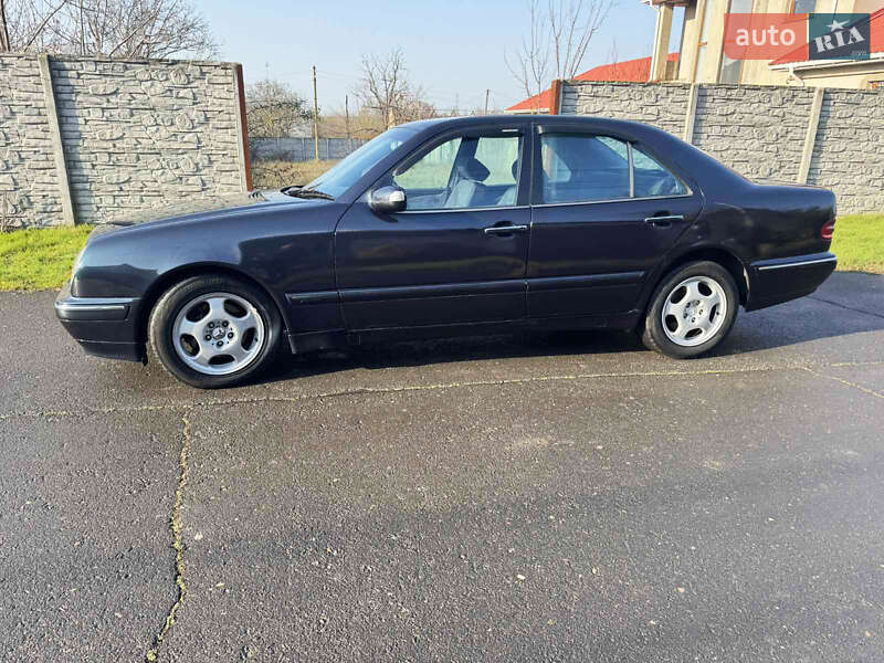 Седан Mercedes-Benz E-Class 2000 в Одессе фото 4 Седан Mercedes-Benz E-Class 2000 в Одессе