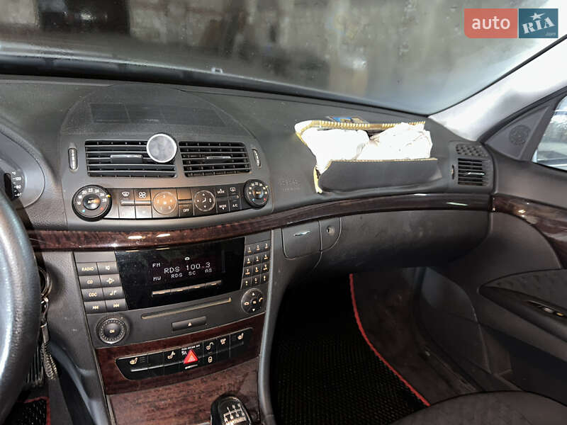 Седан Mercedes-Benz E-Class 2006 в Тульчине