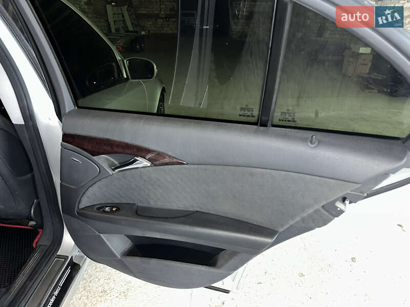 Седан Mercedes-Benz E-Class 2006 в Тульчине