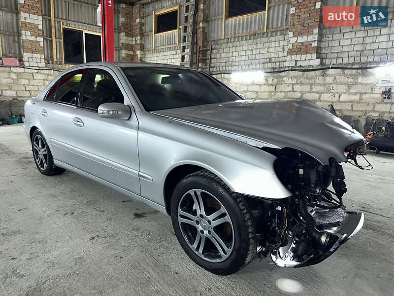 Седан Mercedes-Benz E-Class 2006 в Тульчине