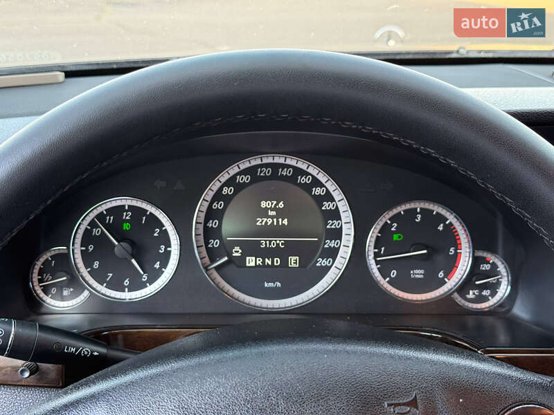 Седан Mercedes-Benz E-Class 2011 в Кривому Розі
