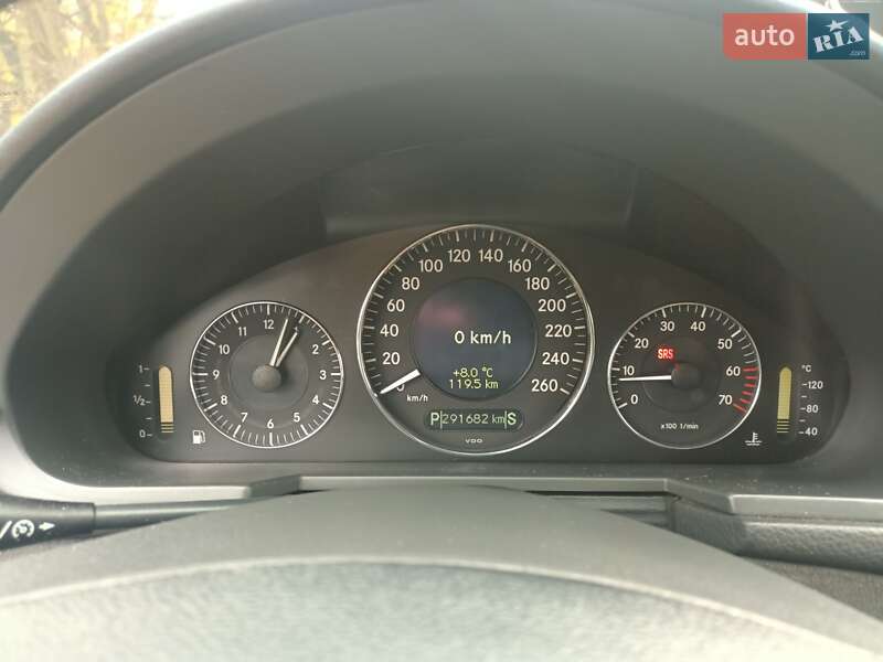 Седан Mercedes-Benz E-Class 2003 в Ивано-Франковске