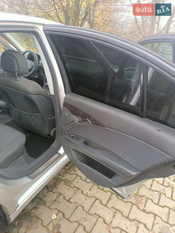Седан Mercedes-Benz E-Class 2003 в Ивано-Франковске