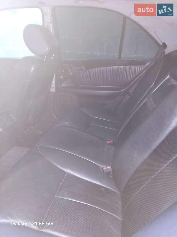 Седан Mercedes-Benz E-Class 2001 в Малине