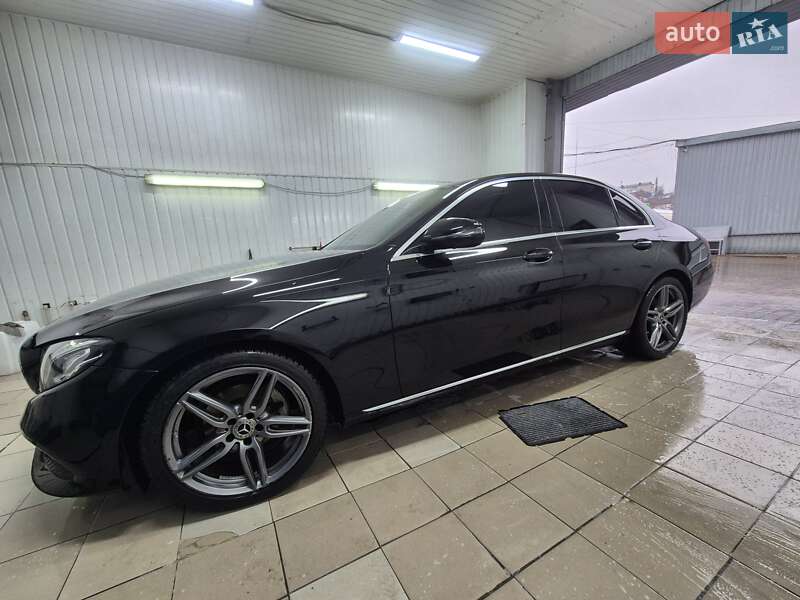 Седан Mercedes-Benz E-Class 2017 в Києві