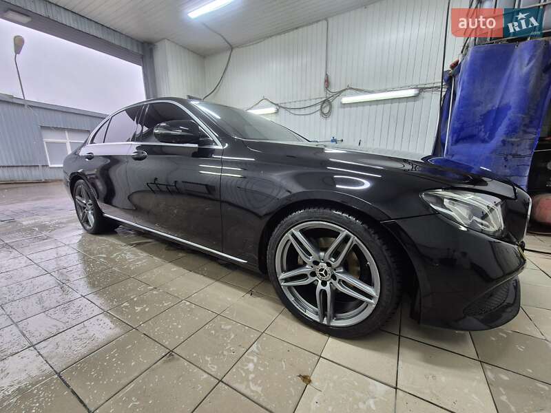 Седан Mercedes-Benz E-Class 2017 в Києві