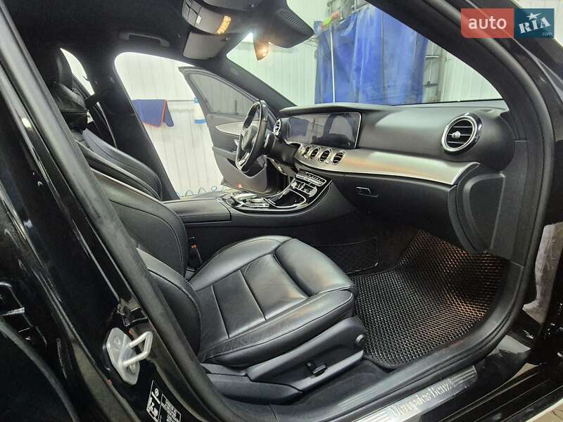 Седан Mercedes-Benz E-Class 2017 в Києві