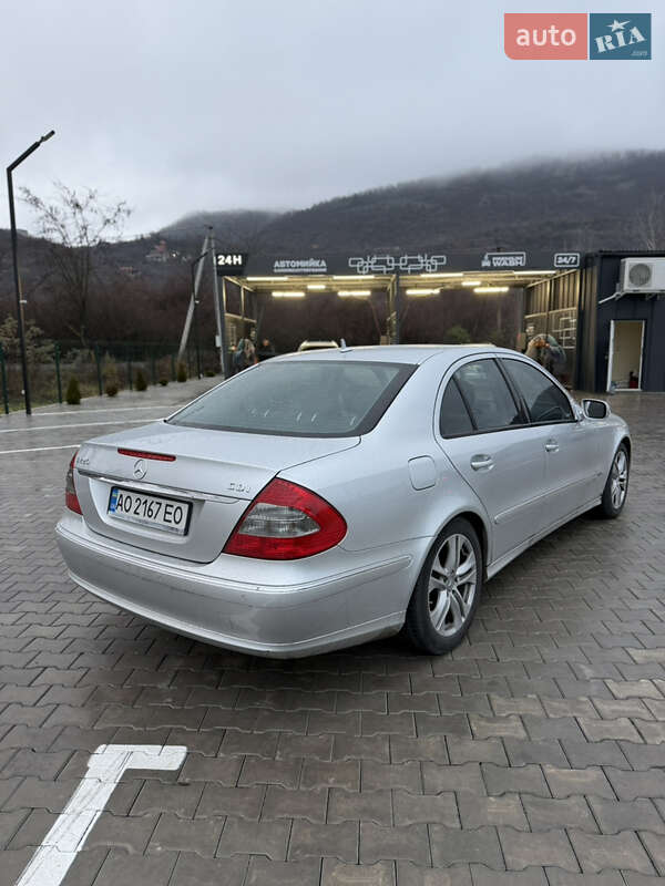 Седан Mercedes-Benz E-Class 2007 в Виноградові