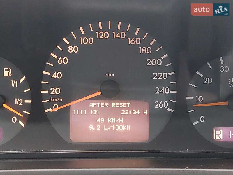 Седан Mercedes-Benz E-Class 2001 в Киеве