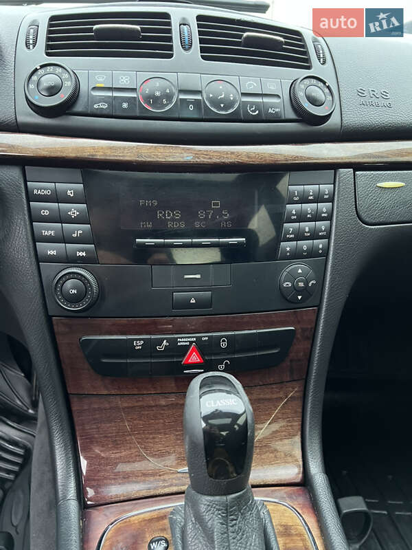 Седан Mercedes-Benz E-Class 2002 в Львові