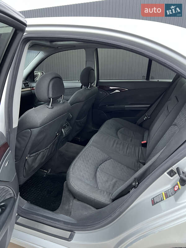 Седан Mercedes-Benz E-Class 2002 в Львові
