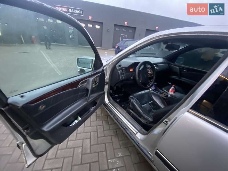 Седан Mercedes-Benz E-Class 1997 в Перечині