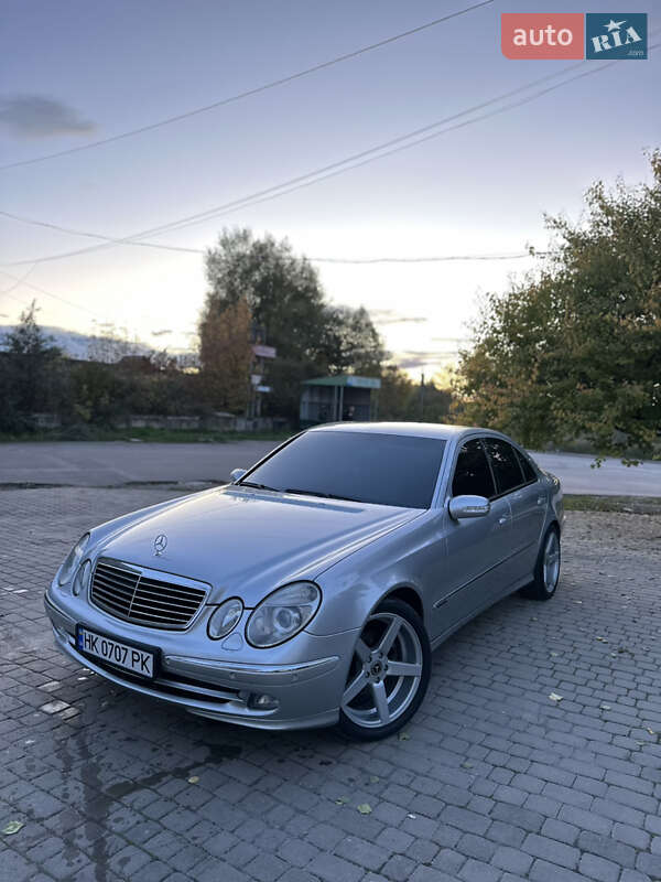 Mercedes-Benz E-Class 2005