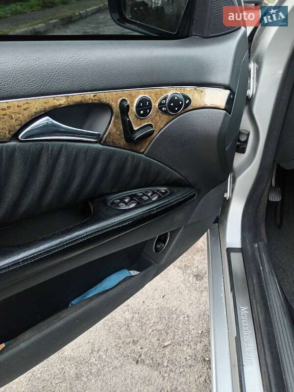 Седан Mercedes-Benz E-Class 2003 в Днепре