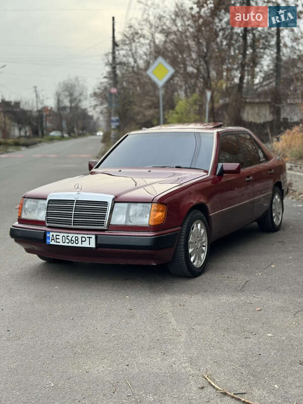 Седан Mercedes-Benz E-Class 1993 в Днепре фото 4 Седан Mercedes-Benz E-Class 1993 в Днепре