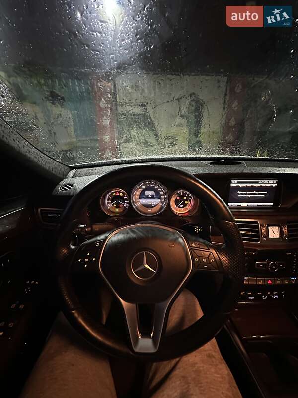 Седан Mercedes-Benz E-Class 2013 в Киеве