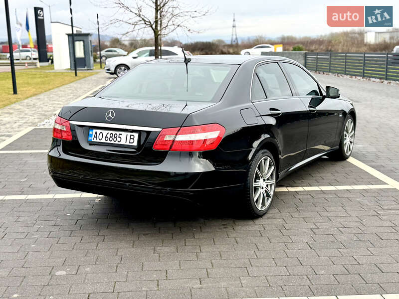 Седан Mercedes-Benz E-Class 2010 в Ужгороді