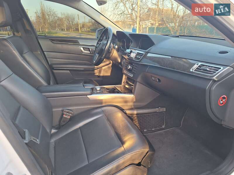 Седан Mercedes-Benz E-Class 2013 в Николаеве