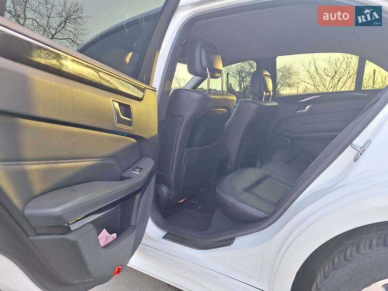 Седан Mercedes-Benz E-Class 2013 в Николаеве