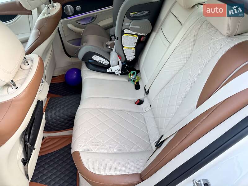 Седан Mercedes-Benz E-Class 2019 в Львові